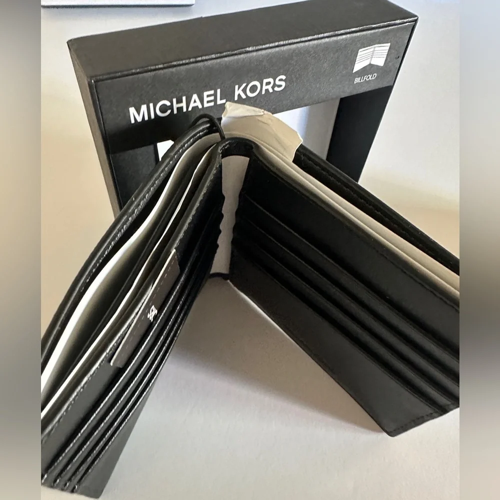 NWT Michael Kors Textured Black Wallet Holder